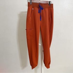 Used figs Zamora Jogger Auburn (blue waist tie/previous version)